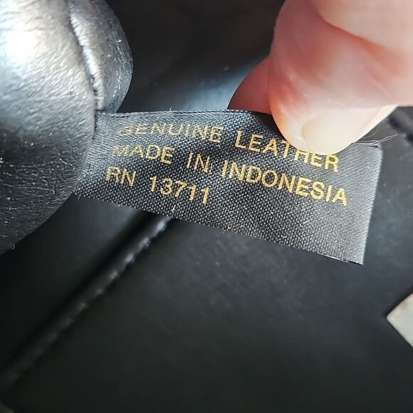 Lord & Taylor Leather Bag - Picture 4 of 7